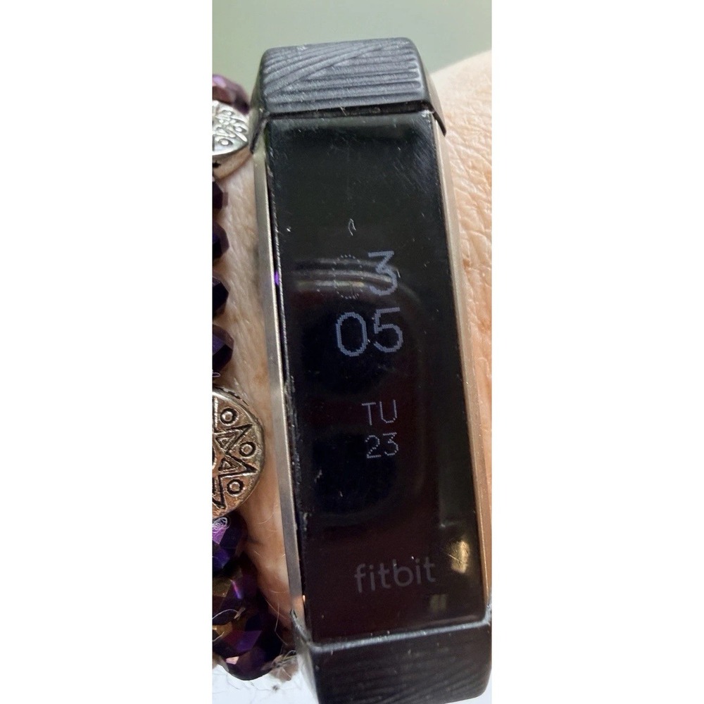 Fitbit‎ Alta HR Fitness Tracker Heart Rate Steps 7 Day Battery Life Black Medium